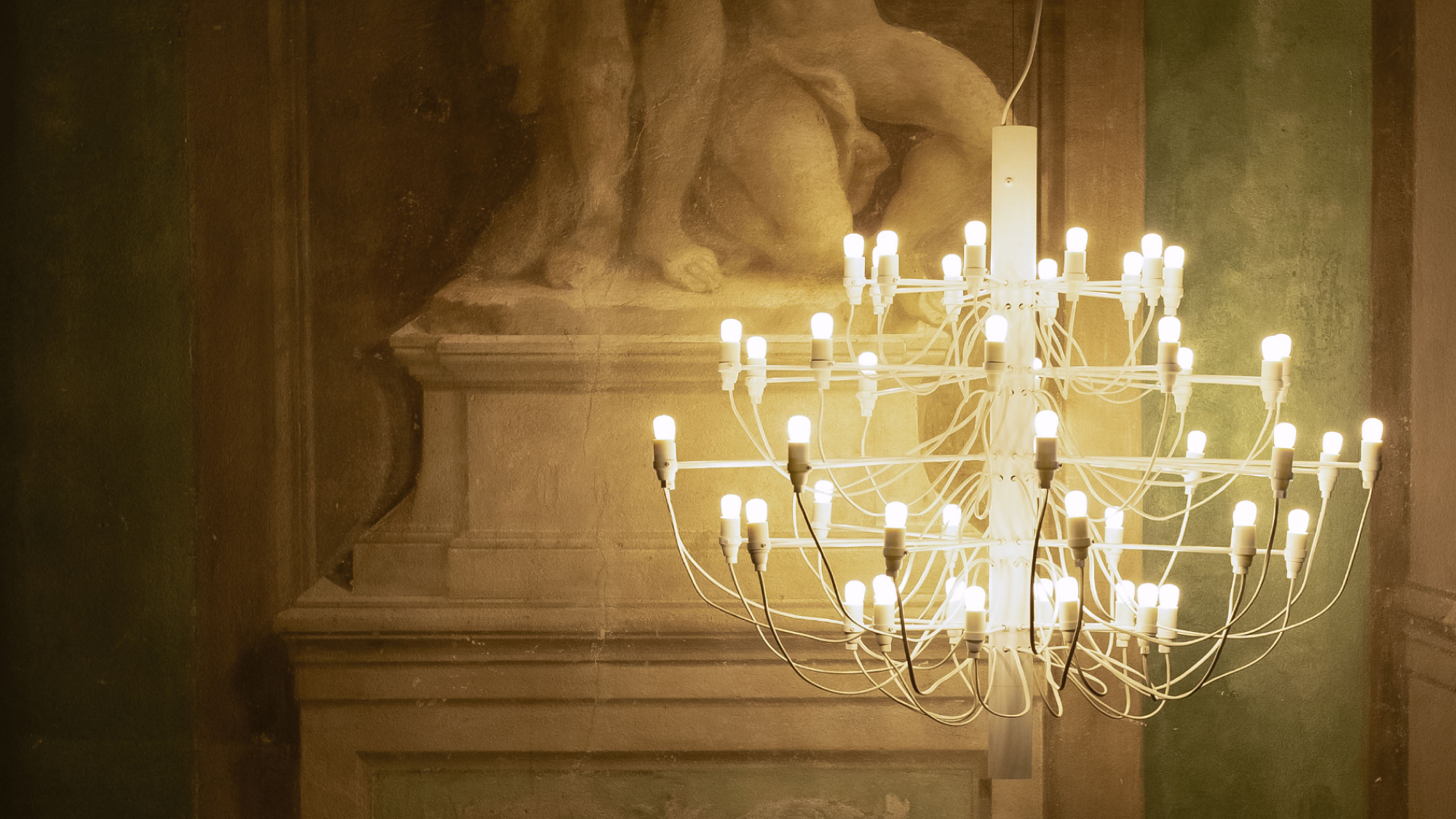 FLOS 「2097」新色マットホワイトを展示しました - 照明専門店シバタ照明