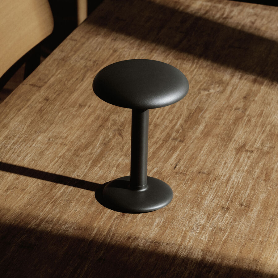 Gustave 新色Smooth Black