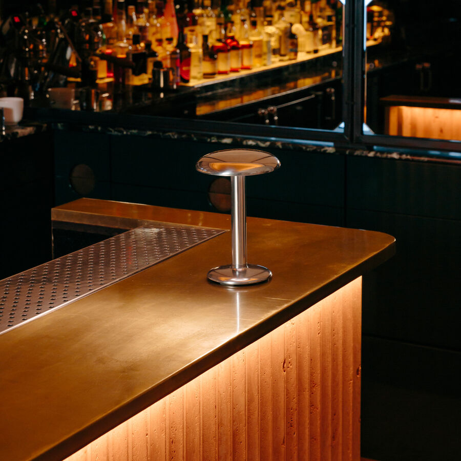 GUSTAVE テーブルライト ポリッシュドシルバー