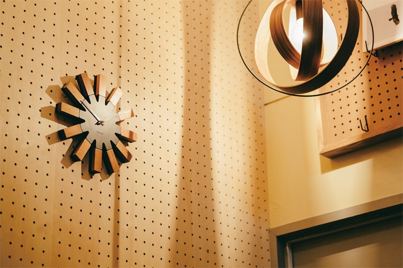 インターフォルム Wielko ヴィエルコ ウォールクロック　針のカチコチ音が気にならない連続秒針スイーブメント