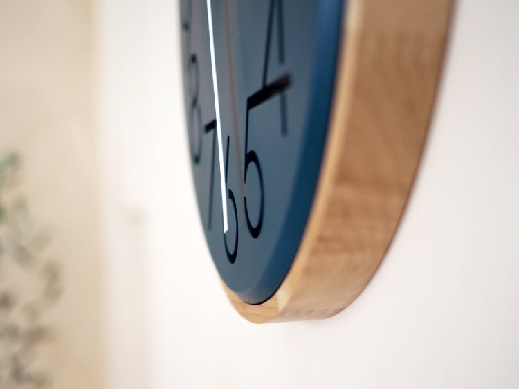 インターフォルム Nokka ノッカ ウォールクロック　針のカチコチ音が気にならない連続秒針スイーブメント