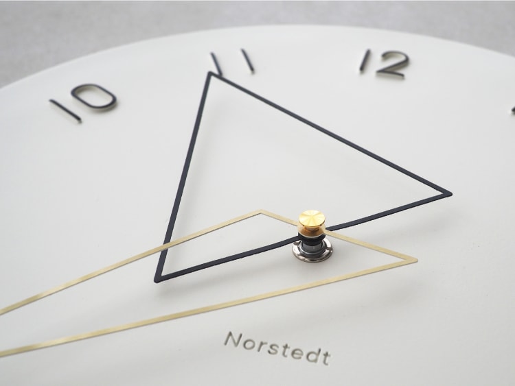 インターフォルム Kolmio コルミオ ウォールクロック　針のカチコチ音が気にならない連続秒針スイーブメント