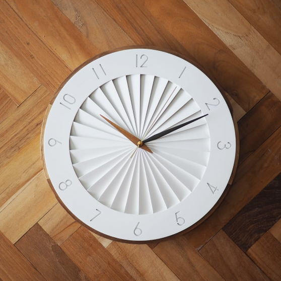 インターフォルム Ludvika ルドヴィーカ ウォールクロック　針のカチコチ音が気にならない連続秒針スイーブメント