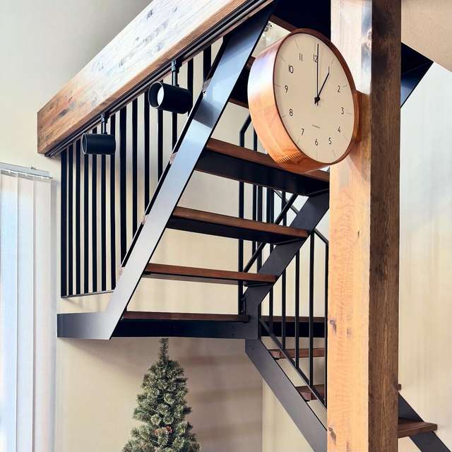 インターフォルム Aarno アールノ ウォールクロック　針のカチコチ音が気にならない連続秒針スイーブメント