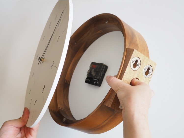 インターフォルム Aarno アールノ ウォールクロック　針のカチコチ音が気にならない連続秒針スイーブメント