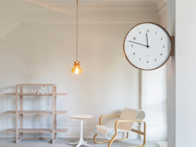 インターフォルム Aarno アールノ ウォールクロック　針のカチコチ音が気にならない連続秒針スイーブメント