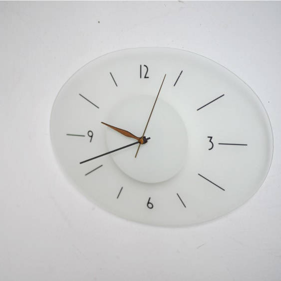 インターフォルム Ikola イコラ ウォールクロック　針のカチコチ音が気にならない連続秒針スイーブメント