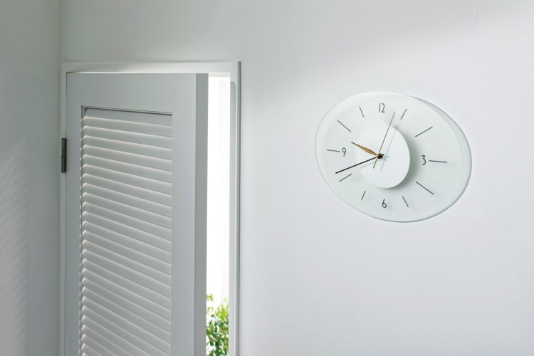 インターフォルム Ikola イコラ ウォールクロック　針のカチコチ音が気にならない連続秒針スイーブメント