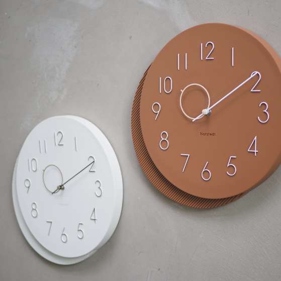 インターフォルム Mito ミト ウォールクロック　針のカチコチ音が気にならない連続秒針スイーブメント