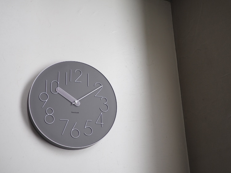 インターフォルム Boork ボールク ウォールクロック　針のカチコチ音が気にならない連続秒針スイーブメント