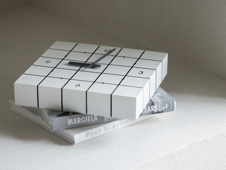 インターフォルム Kaavio カーヴィオ ウォールクロック　針のカチコチ音が気にならない連続秒針スイーブメント