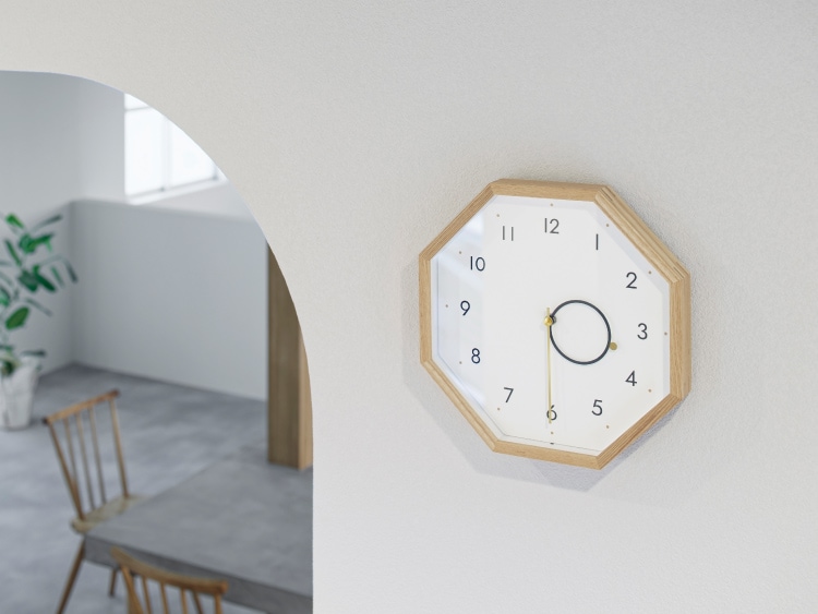 インターフォルム Enne エンネ ウォールクロック　針のカチコチ音が気にならない連続秒針スイーブメント