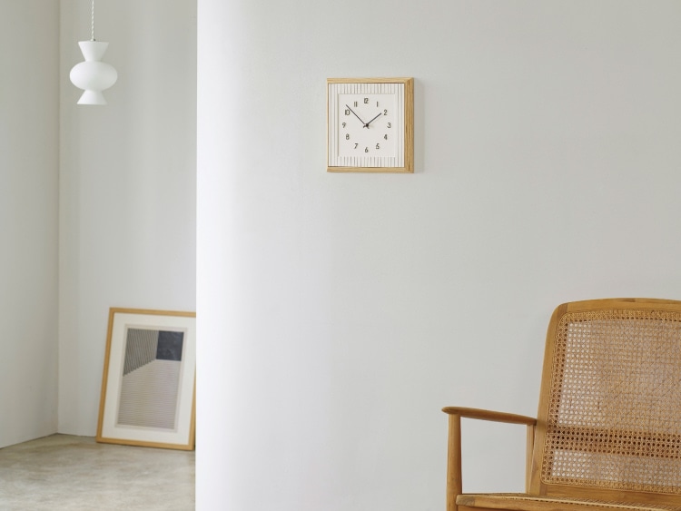 インターフォルム Ecke エッケ ウォールクロック　針のカチコチ音が気にならない連続秒針スイーブメント