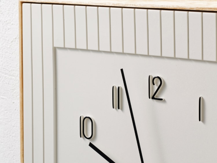 インターフォルム Ecke エッケ ウォールクロック　針のカチコチ音が気にならない連続秒針スイーブメント