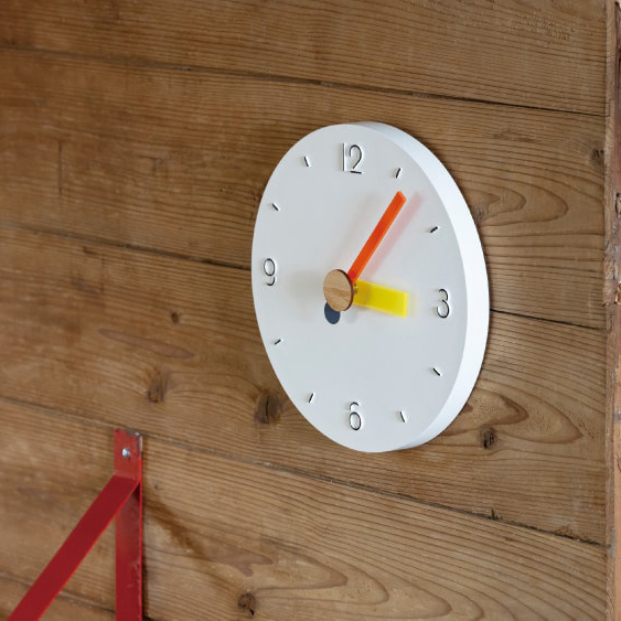 インターフォルム Korpi コルピ ウォールクロック　針のカチコチ音が気にならない連続秒針スイーブメント