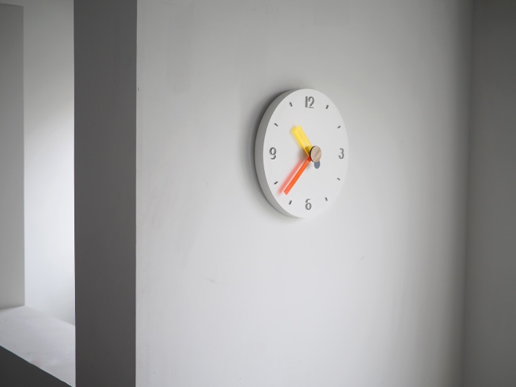 インターフォルム Korpi コルピ ウォールクロック　針のカチコチ音が気にならない連続秒針スイーブメント