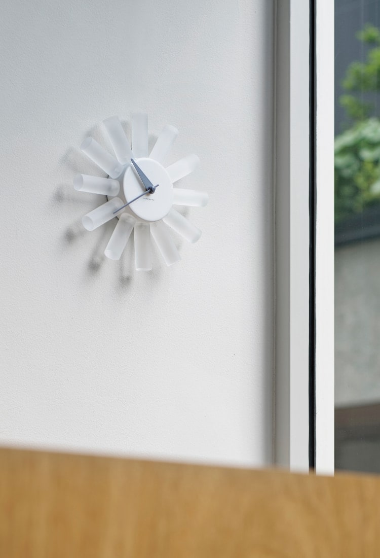 インターフォルム Viti ヴィティ ウォールクロック　針のカチコチ音が気にならない連続秒針スイーブメント