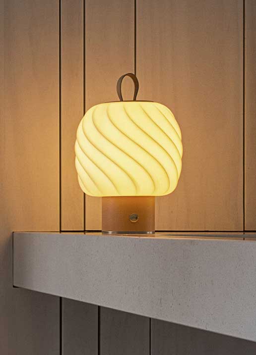 Lladro(リヤドロ) Ice Cream – テーブルランプ (M/Nude) 充電式ポータブルLEDライト   lladro-01024021