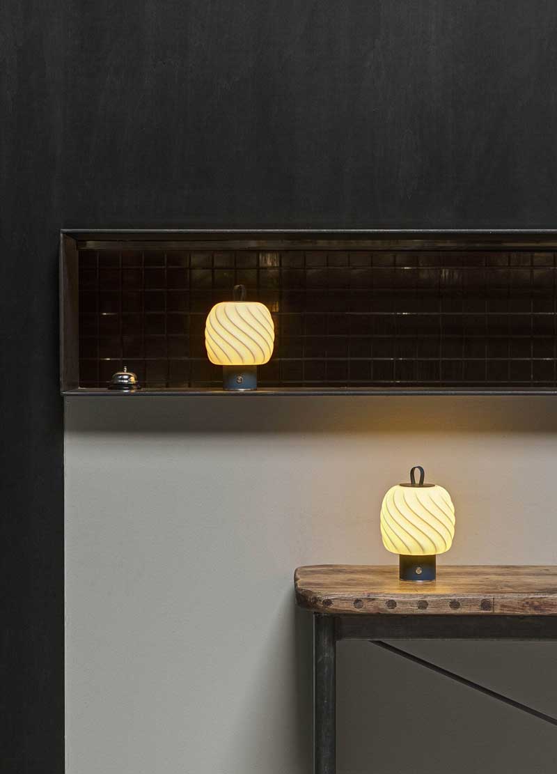 Lladro(リヤドロ) Ice Cream – テーブルランプ(M/Blue) 充電式ポータブルLEDライト   lladro-01024022