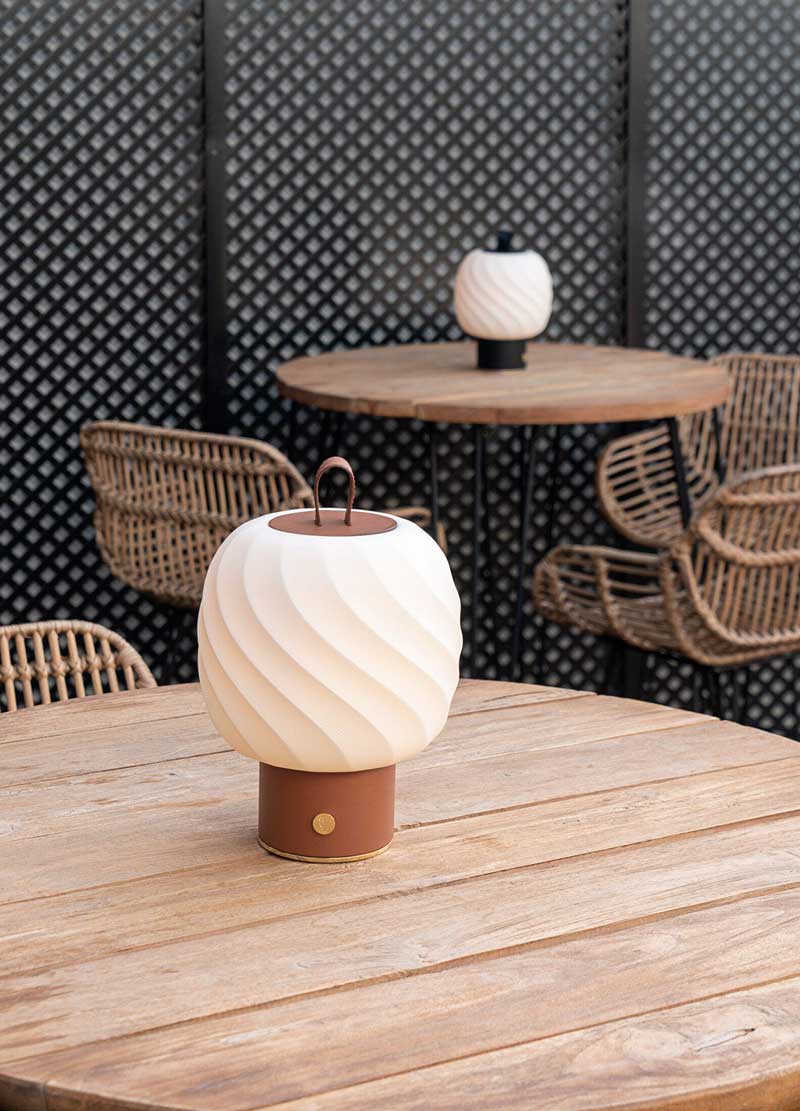 Lladro(リヤドロ) Ice Cream – テーブルランプ (M/Black)  充電式ポータブルLEDライト  lladro-01024048